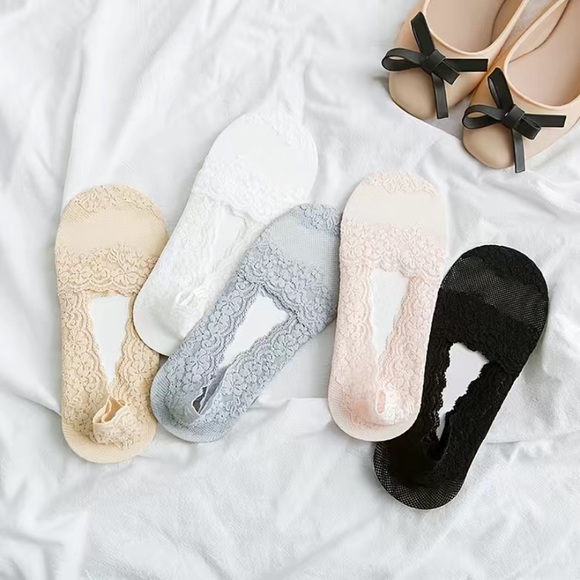 Accessories - Lace No Show Socks; Semi-Sheer; Sweat-absorbent; Hosiery Socks